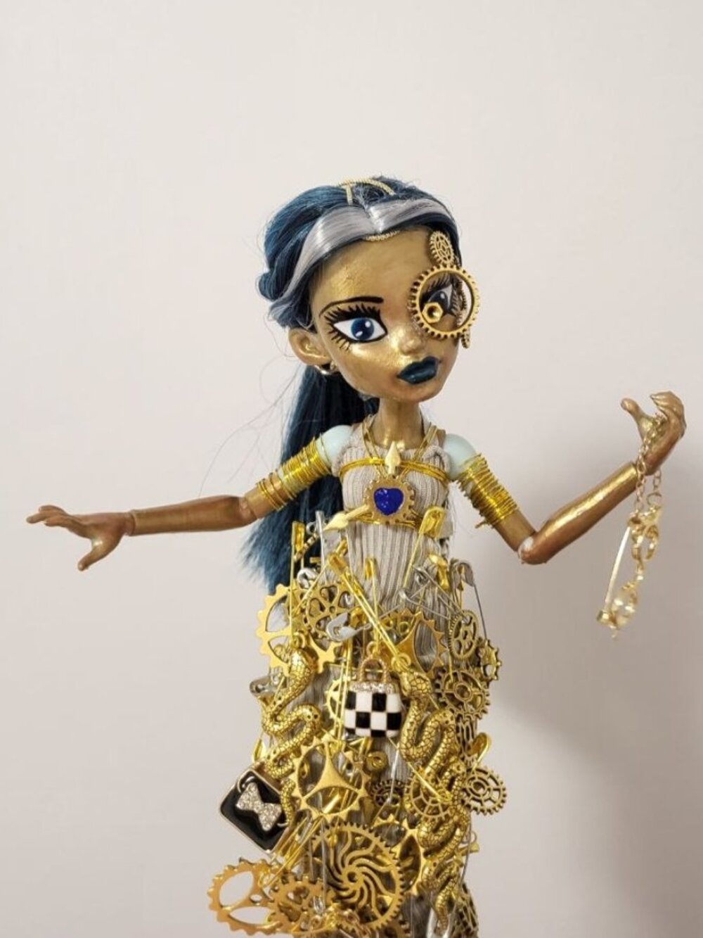 The Brass Caravan - OOAK Monster High Frankie Stein Art Doll - Picture 4 of 6